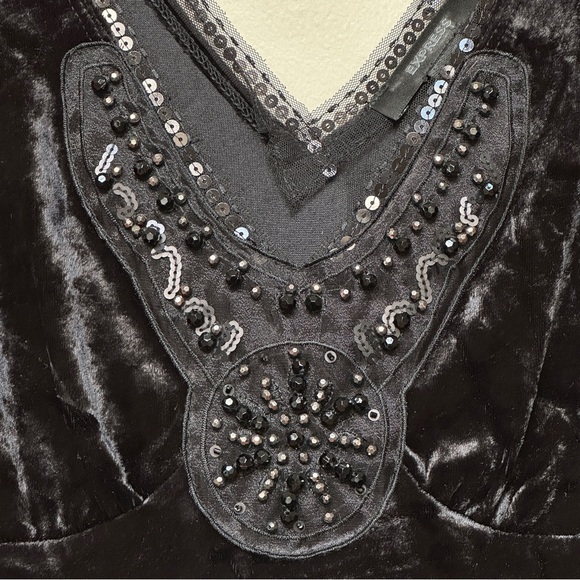 Express Black Velvet Beaded Handkerchief Hem Sleeveless Top Size Small - Picture 8 of 11